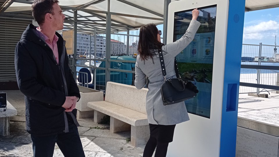 METRO project: Installation of interactive screens in Pula, Rabac and Poreč