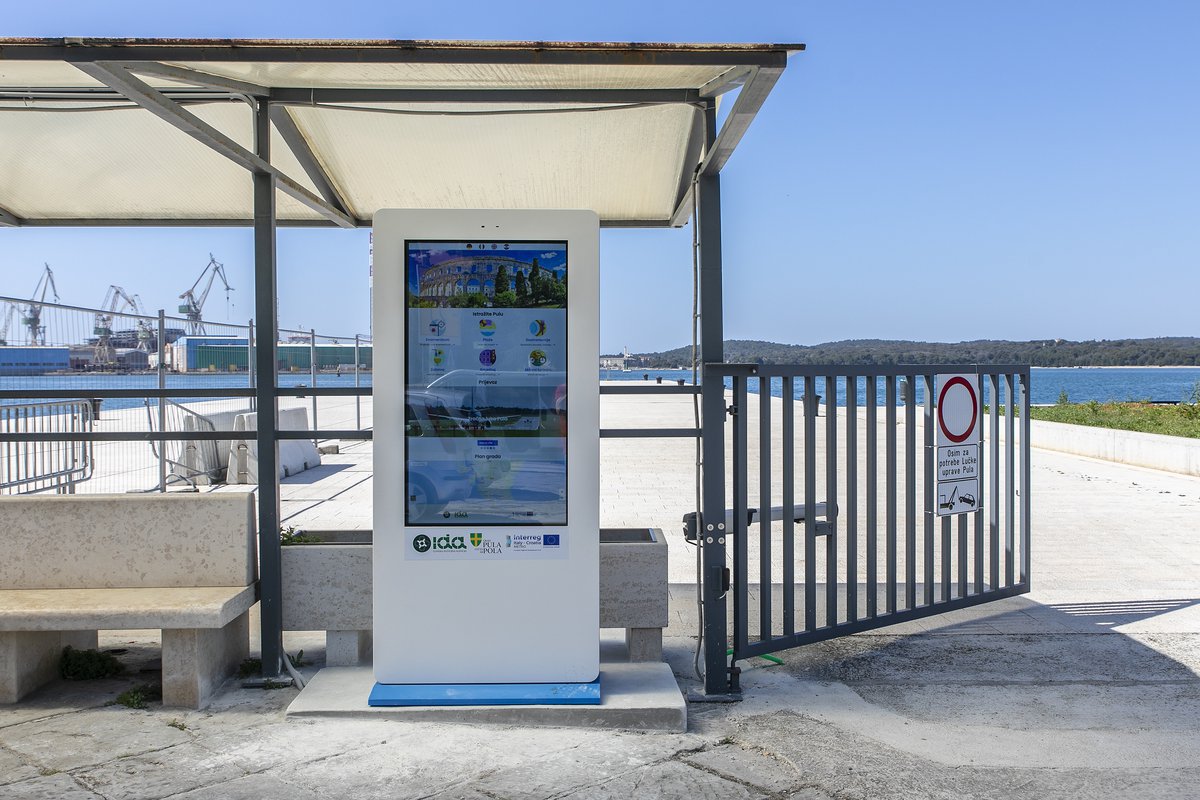 METRO project: Installation of interactive screens in Pula, Rabac and Poreč